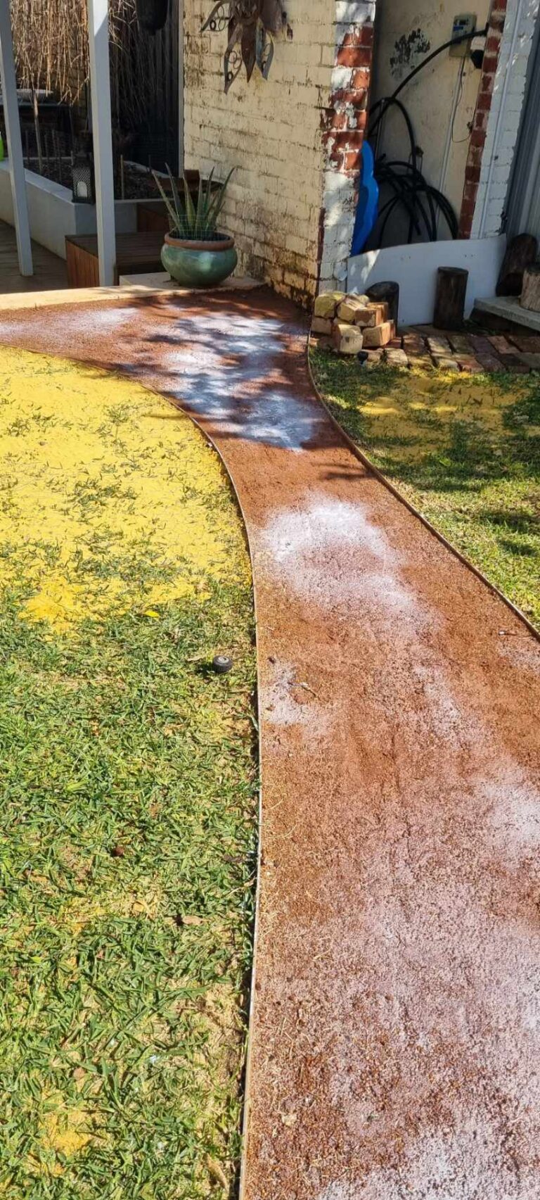 Garden Path stabiliser - Wet Gluon pour on surface treatment pour on surface treatment